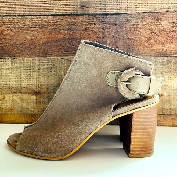 STEVE MADDEN Suede Catlyna Taupe Heel Sandal - Picture 3 of 8